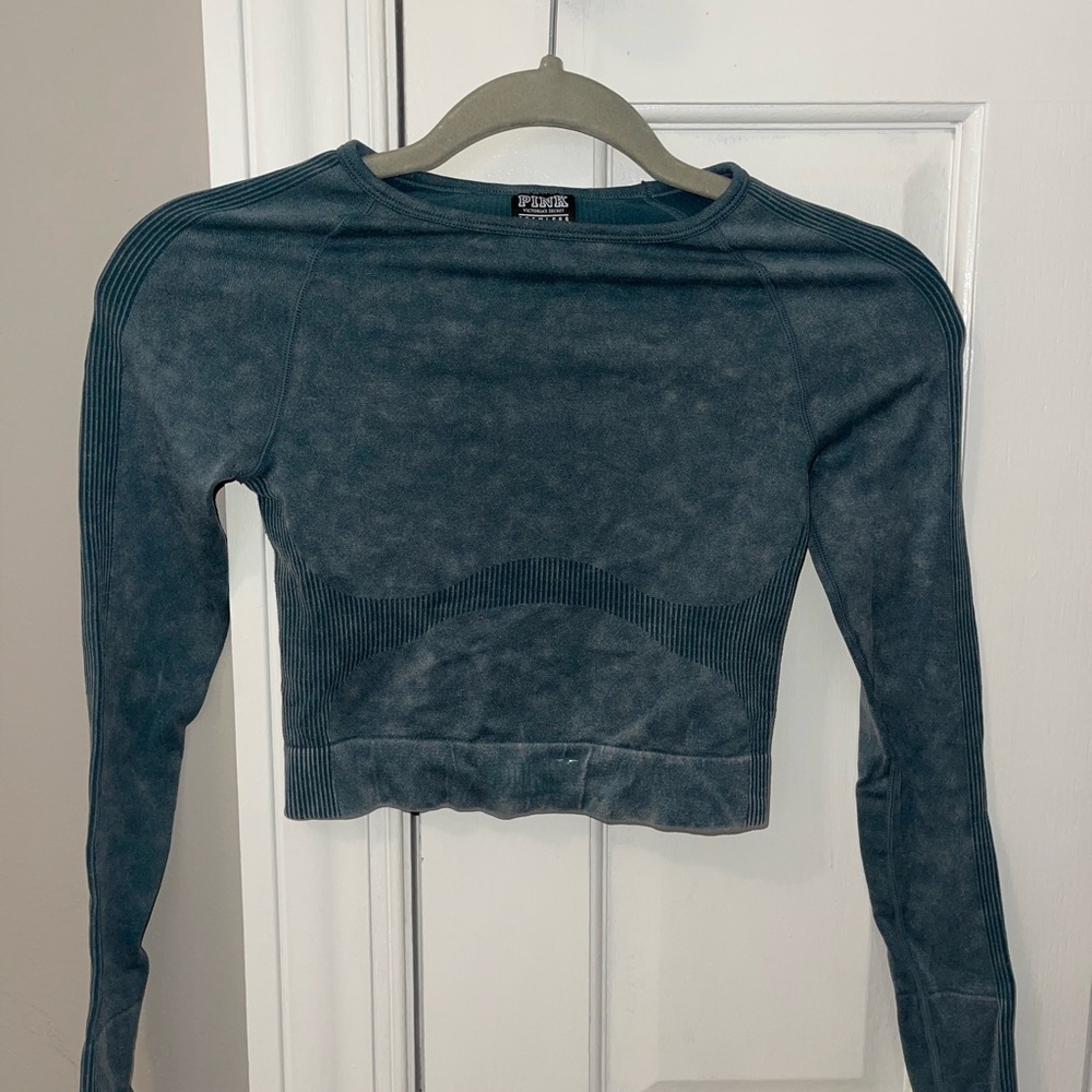 PINK Victoria's Secret Seamless Cropped Long Sleeve Top